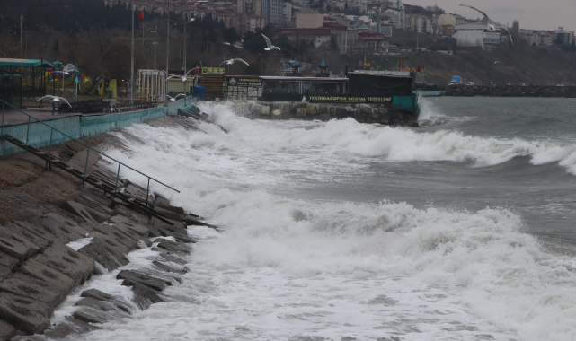 Marmara Denizi'nde Ulaşıma Poyraz Engeli