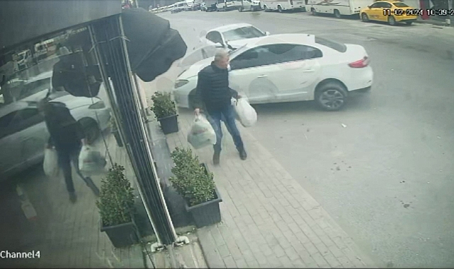 Kaldırımda yürüyen yaya son anda kurtuldu