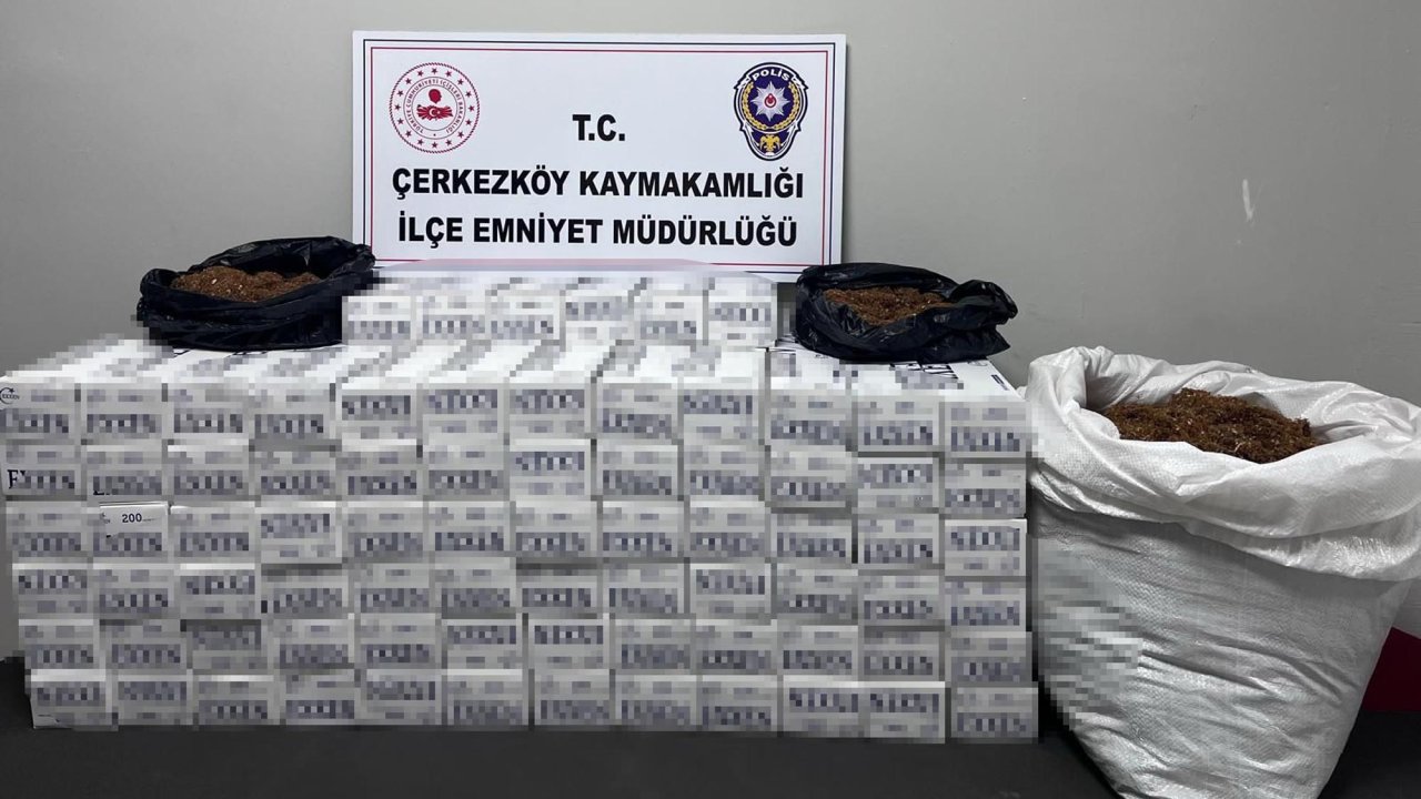 Durdurulan araçtan kaçak tütün ve makaron bulundu