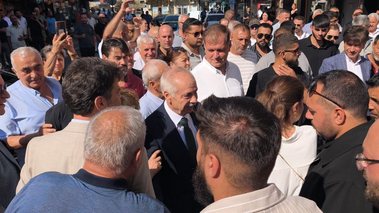 AK Parti’ye katılan Keşan Belediye Başkanı Mehmet Özcan, törenle belediyeye gitti