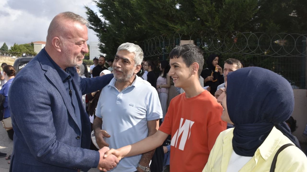 Başkan Karabatı, öğrencilerin LGS heyecanına ortak oldu
