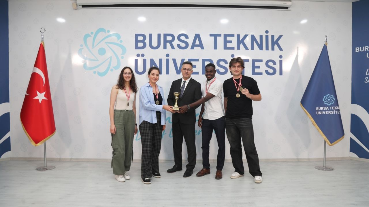 BTÜ’de 12’nci Rektörlük ve Gençlik Kupası’nda ödüller sahiplerini buldu