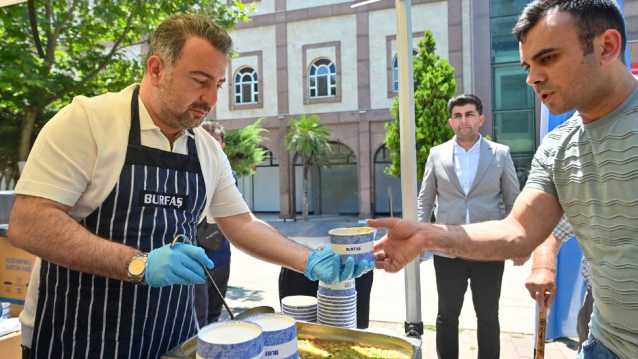 Bursa Büyükşehir Belediyesi'nden 17 ilçede aşure ikramı