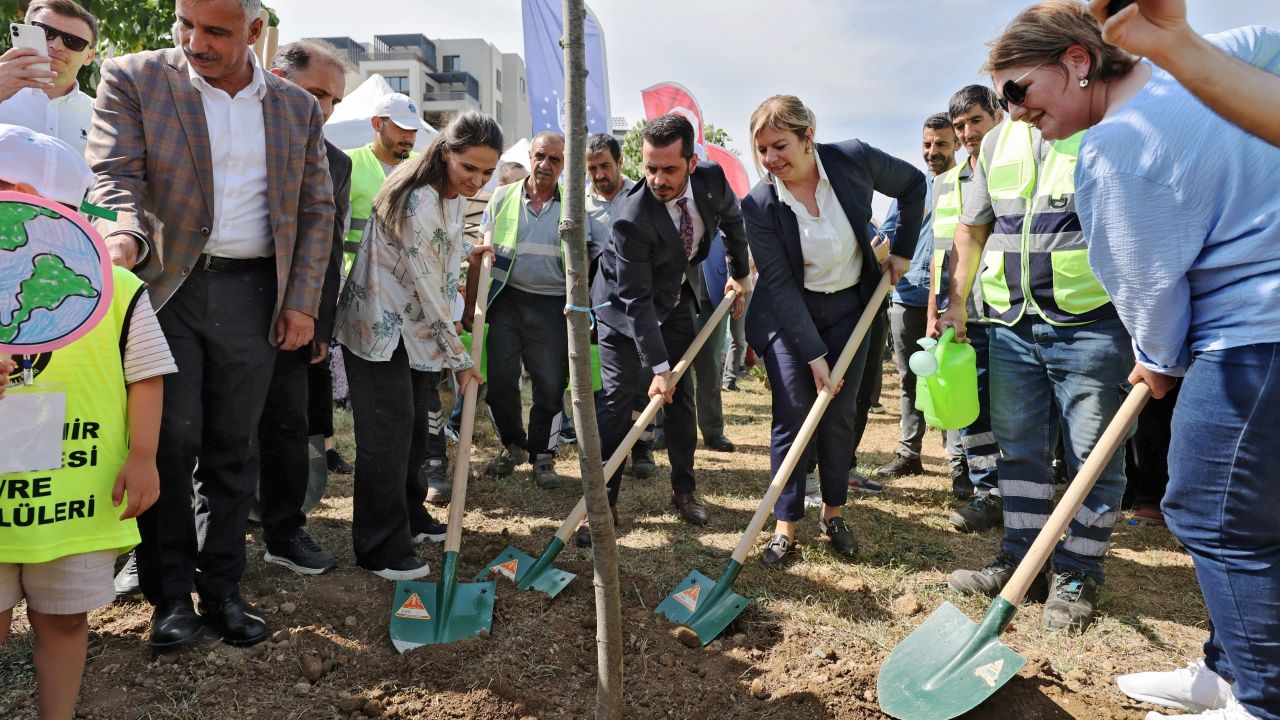 Bursa’da 200 fidan toprakla buluştu