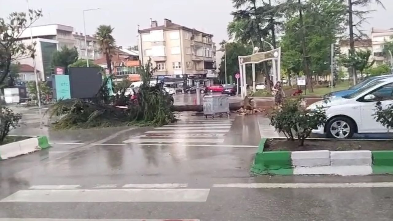 Bursa’da sağanak ve dolu etkili oldu