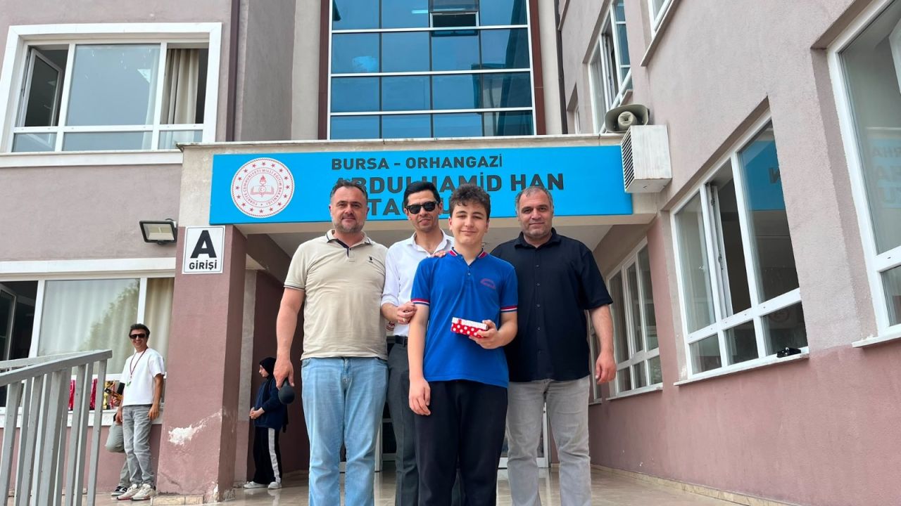 Bursalı öğrenci bursluluk sınavında Türkiye birincisi oldu