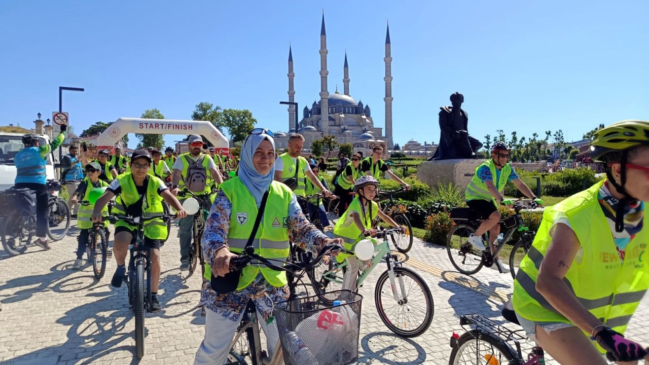 Edirne ve Tekirdağ'da 13'üncü Geleneksel Yeşilay Bisiklet Turu