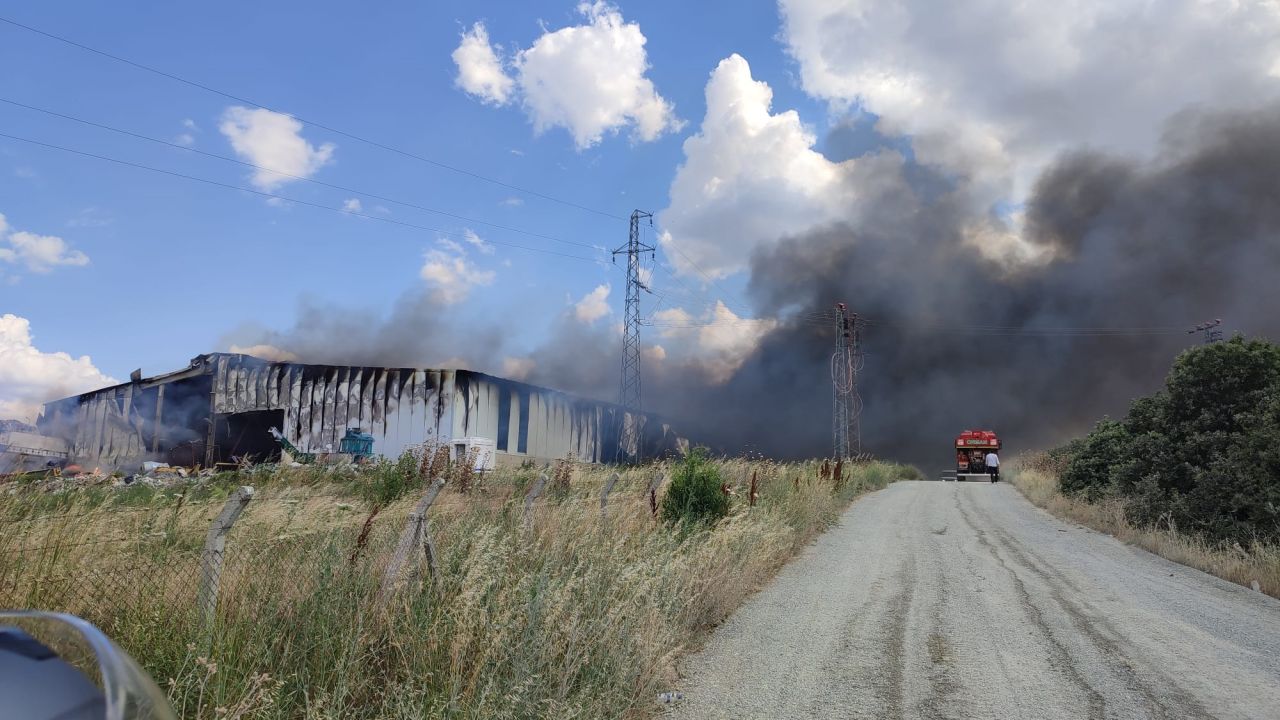 Edirne’de katı atık bertaraf tesisinde yangın
