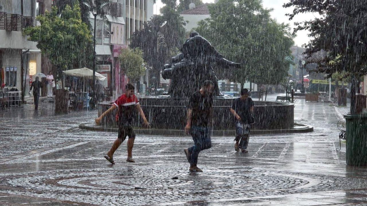 Edirne'nin kuzeyi ve Kırklareli için 'şiddetli yağış' uyarısı