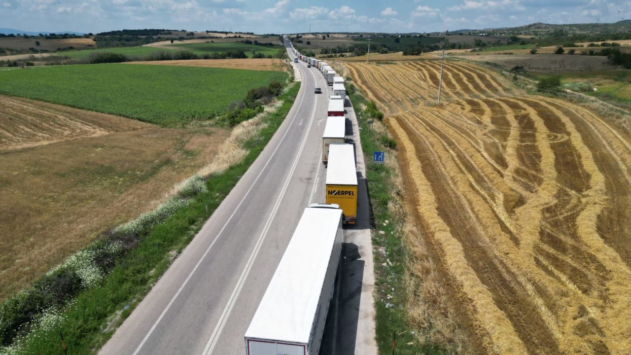 Hamzabeyli Sınır Kapısı’nda 20 kilometre TIR kuyruğu