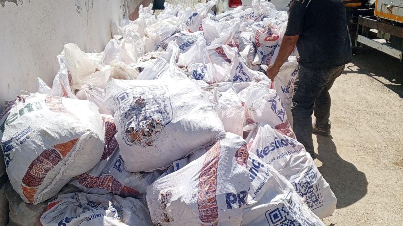 İnegöl Belediyesi Kurban Bayramının ilk 2 gününde 400 ton kurban attığı topladı