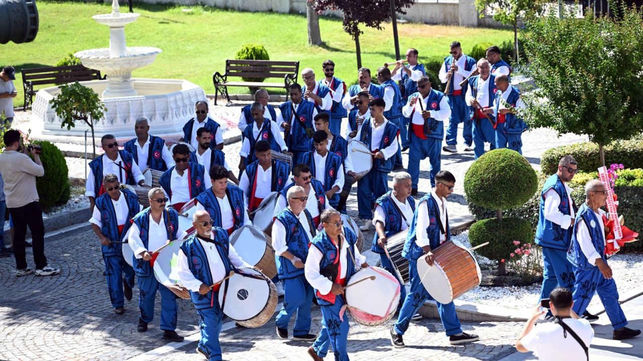 Kırkpınar Yağlı Güreşleri Festivali, geleneksel davul-zurna davetiyle başladı / Ek fotoğraflar