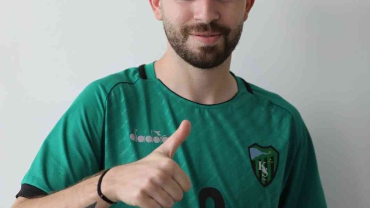 Öldürülen eski futbolcunun annesi: Genç yaşta beni oğlumdan ettiler