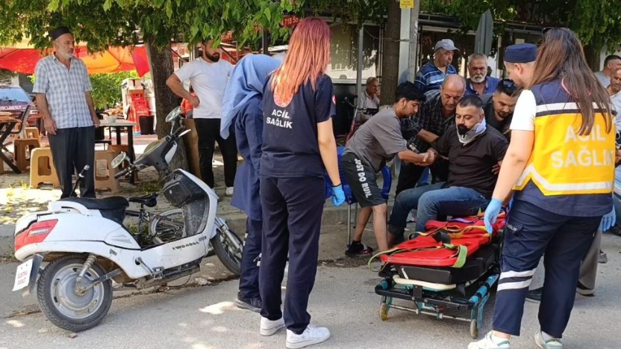Otomobille çarpışan motosikletin sürücüsü yaraland