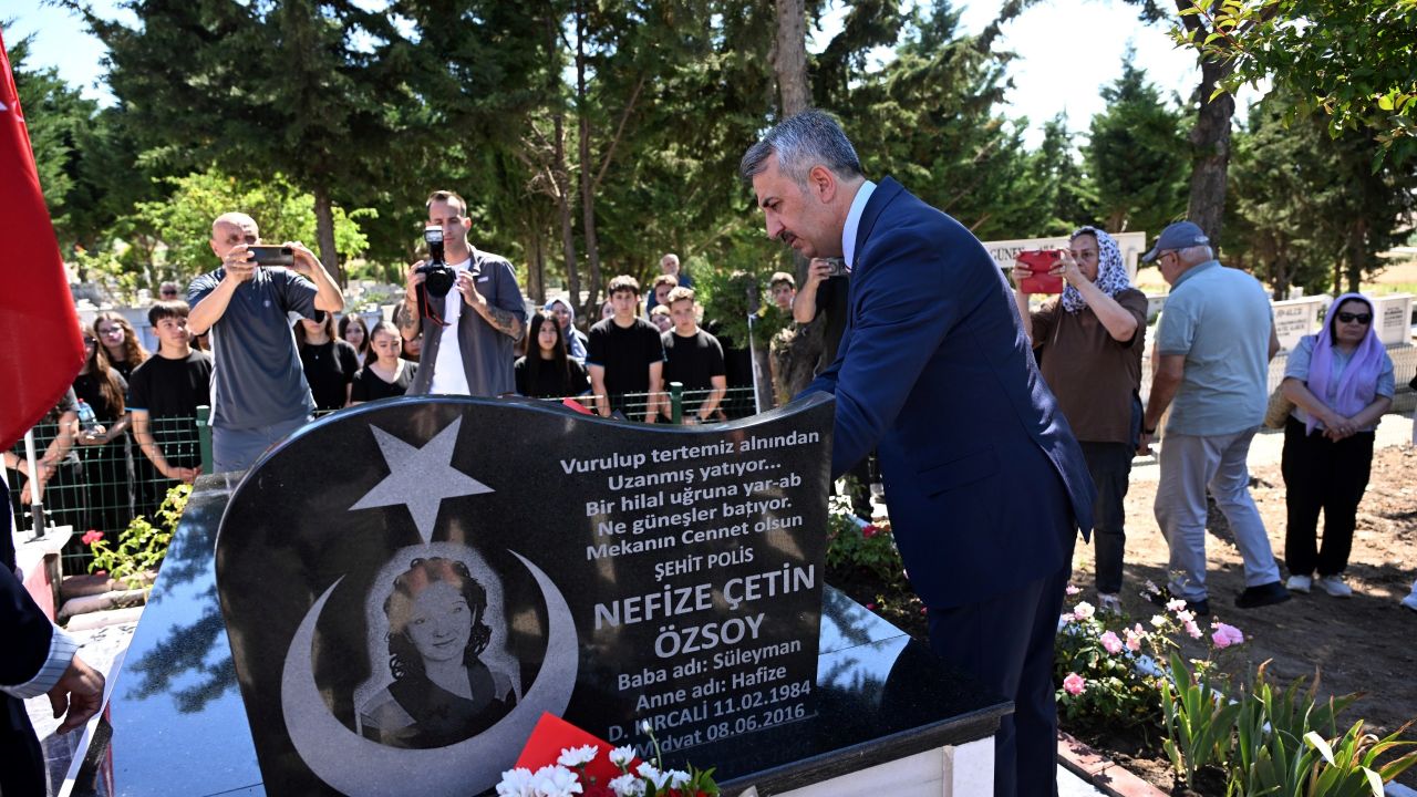 Şehit polis memuru Nefize Çetin Özsoy, kabri başında anıldı