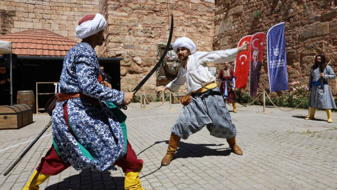 Türk kılıçları Zindankapı'da çarpıştı