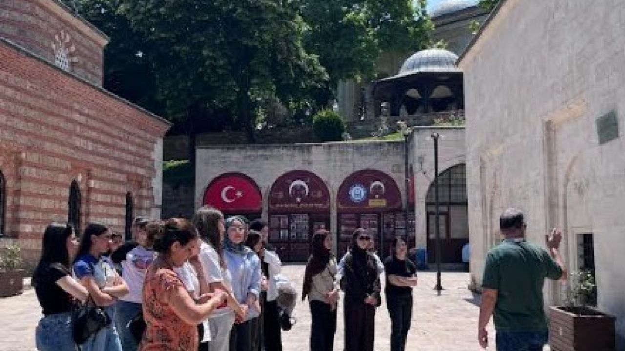 Yıldırım’da gençler tarihi yerinde keşfediyor