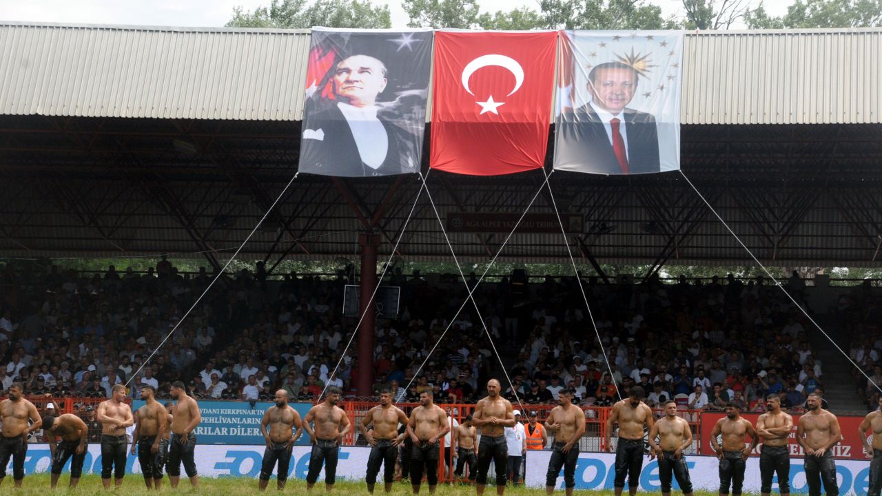 665’inci Kırkpınar Yağlı Güreşleri’nde son 16’ya kalan başpehlivanlar belli oldu