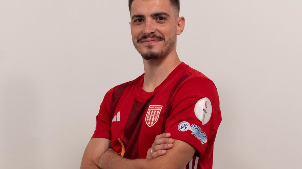 Ayvalıkgücü'nde Hamit kaldı