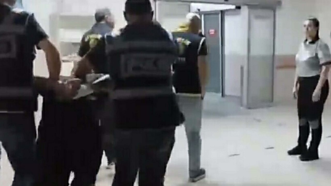 Ayvalık’ta bir kişinin bıçaklanarak ağır yaralandığı trafik kavgasında 2 şüpheli tutuklandı