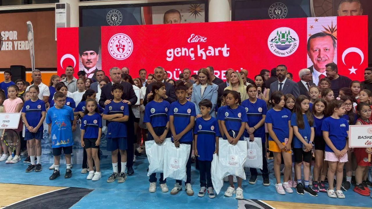 Bakan Bak: Çocuklarımızı sporla buluşturacağız