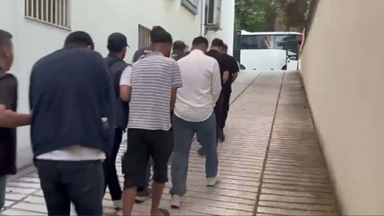 Balıkesir merkezli 11 ilde 'paravan şirket' operasyonu; 12 tutuklama