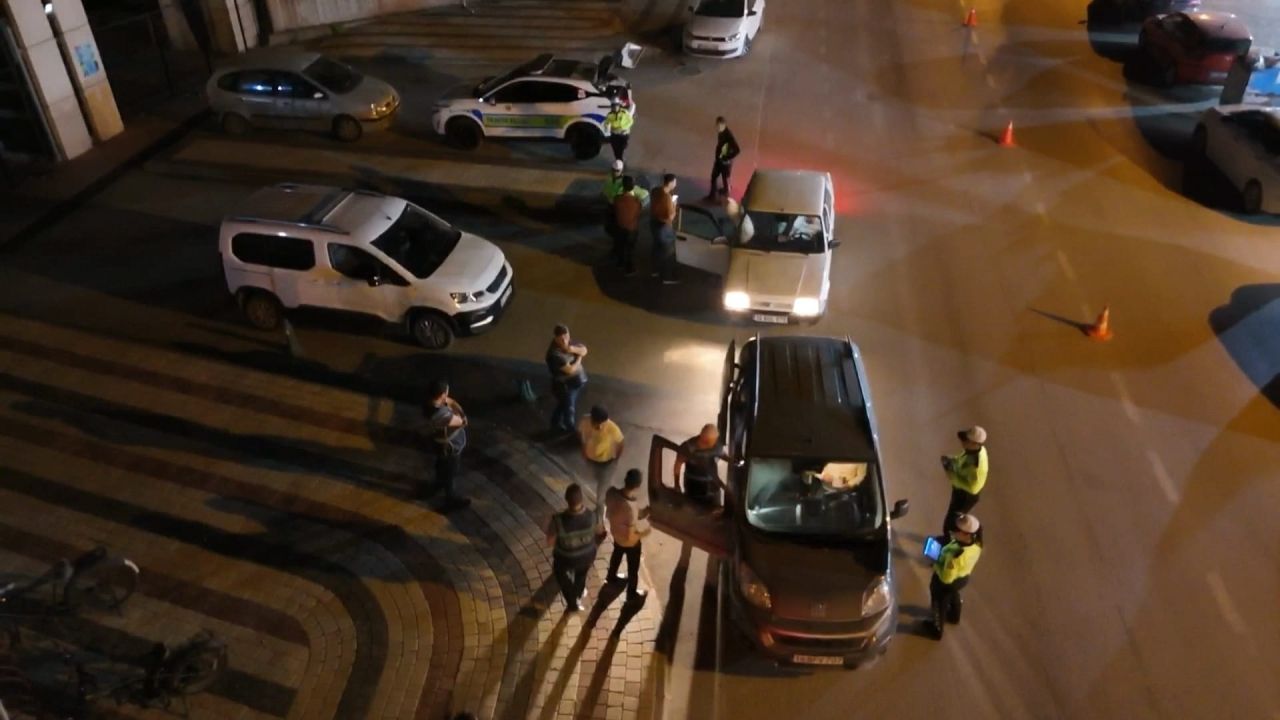 Bursa'da asayiş denetlemesinde aranan 4 şüpheli yakalandı