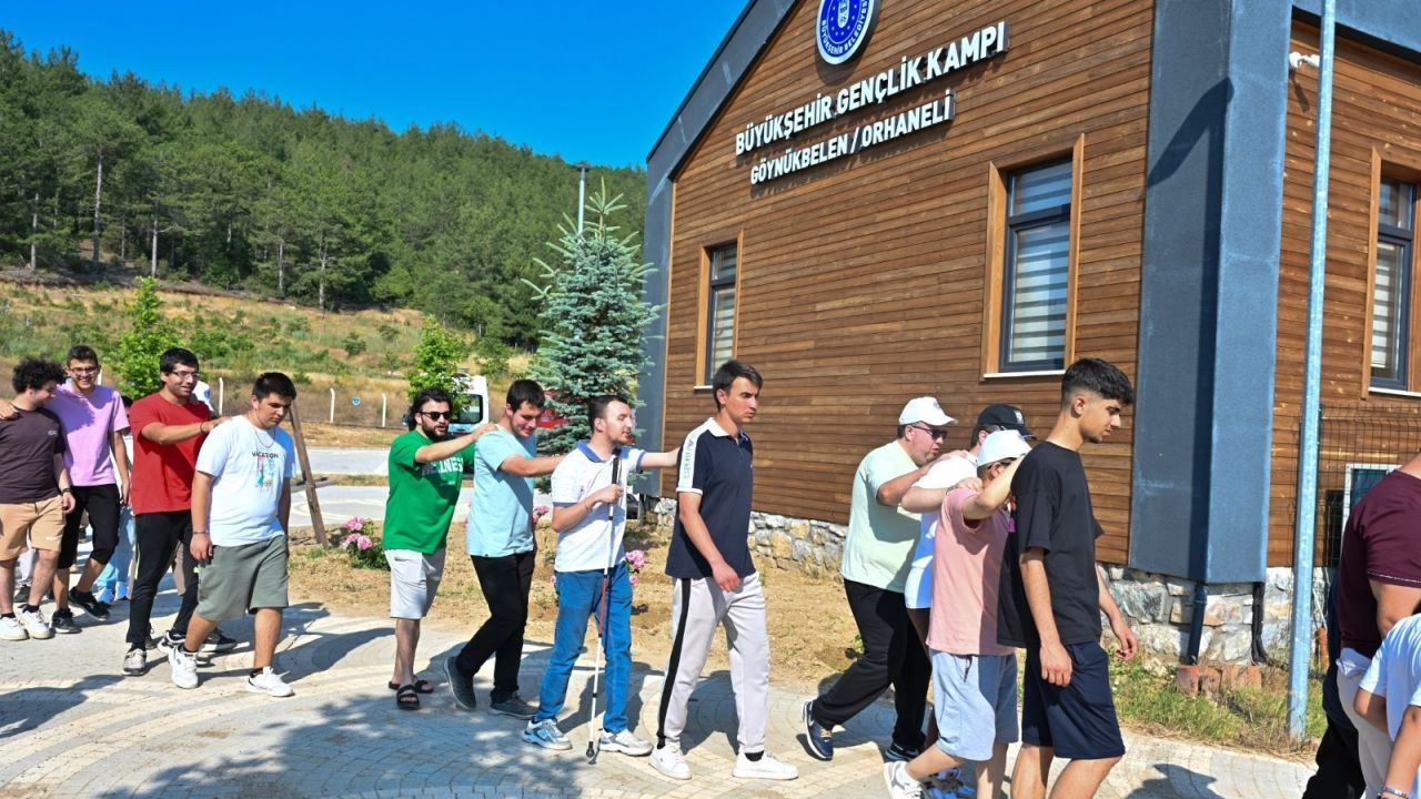 Büyükşehir’in Gençlik Kampı’nda engeller eğlenerek aşıldı