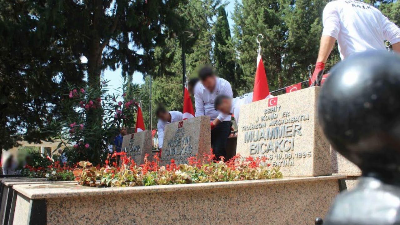 Gemlik Açık Ceza İnfaz Kurumu hükümlü ve personelinden şehitlik ziyareti