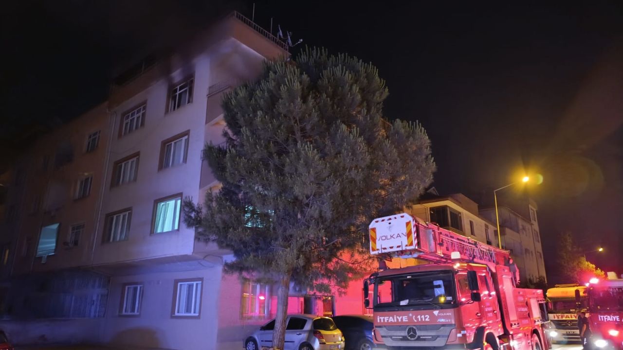 İnegöl’de evin mutfağında çıkan yangını itfaiye ekipleri söndürdü