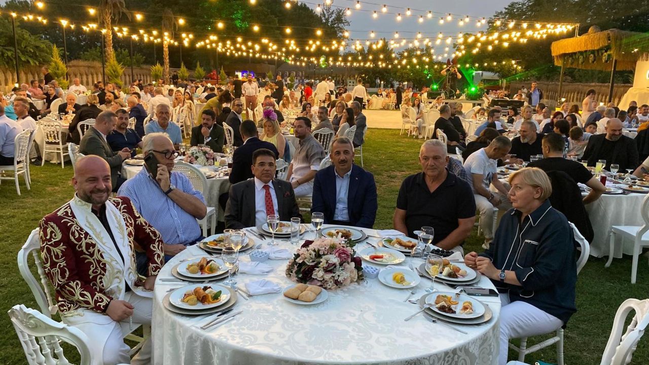 Kırkpınar Ağası Ufuk Özünlü'den pehlivanlara destek gecesi