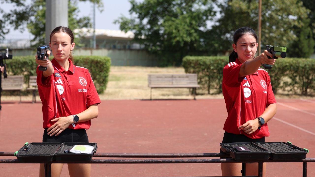 Osmangazi Belediyesporlu milli sporcular Tuana ve Elif, Avrupa Şampiyonası'nda Türkiye'yi temsil edecek