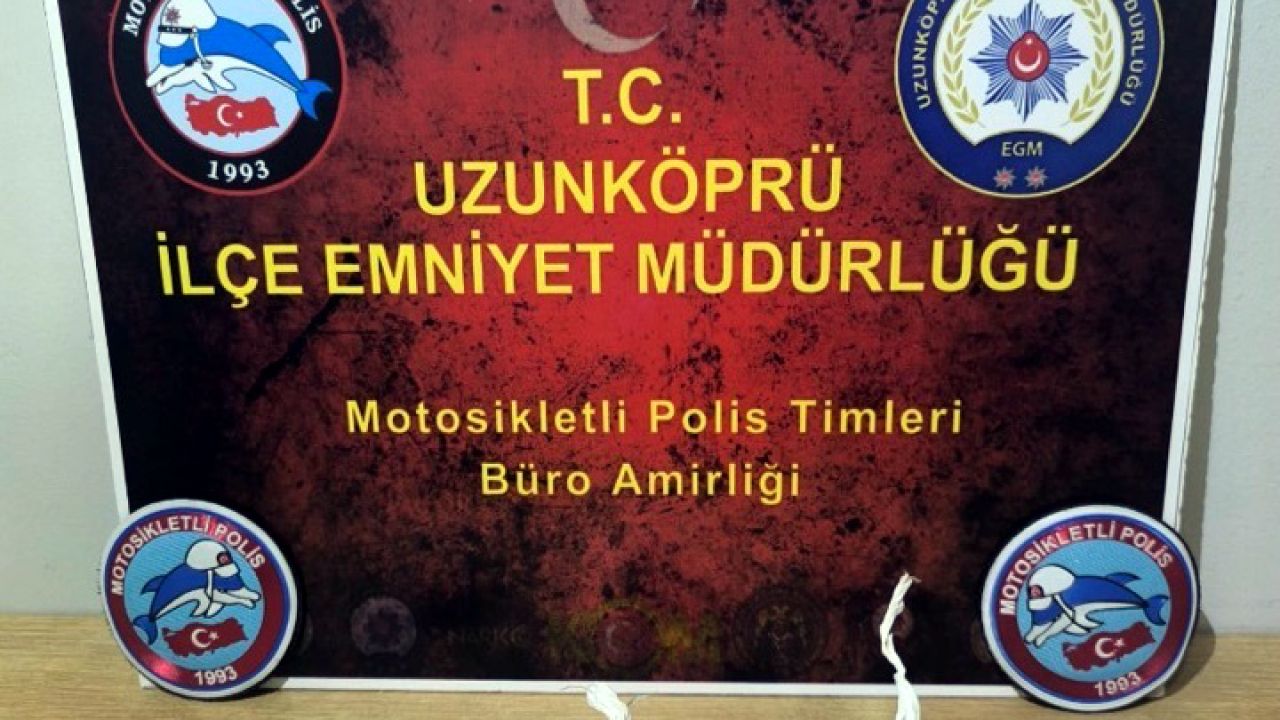 Üzerlerinde uyuşturucu bulunan 2 şüpheli gözaltında