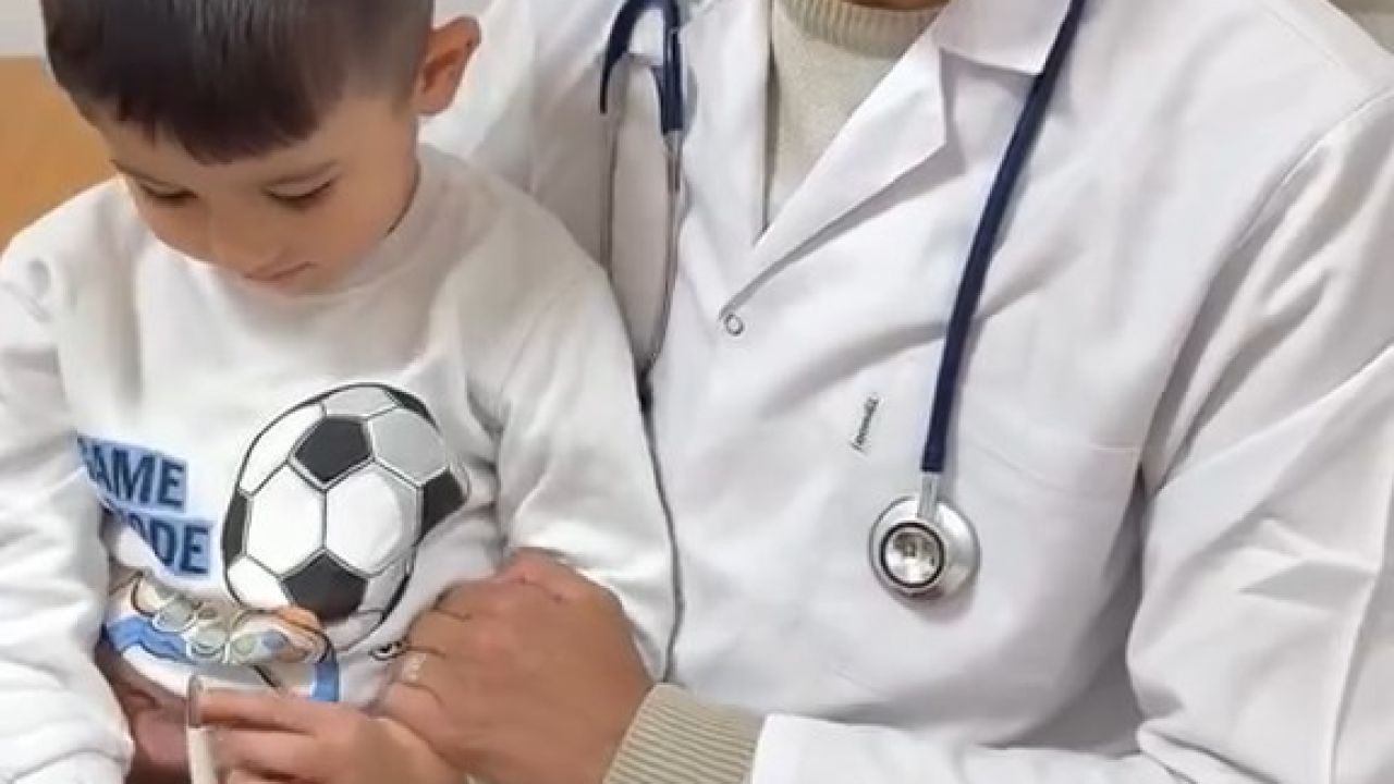 Yüzlerce hastasını hayata bağlayan onkolog, DMD hastası oğluna şifa arıyor